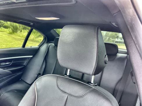 Used 2018 BMW 340i Sedan RWD image 25
