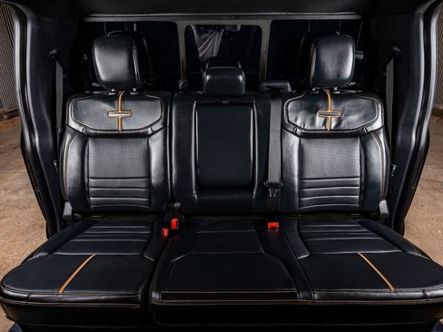 Used 2024 Ford F450 Platinum w/ FX4 Off-Road Package image 34