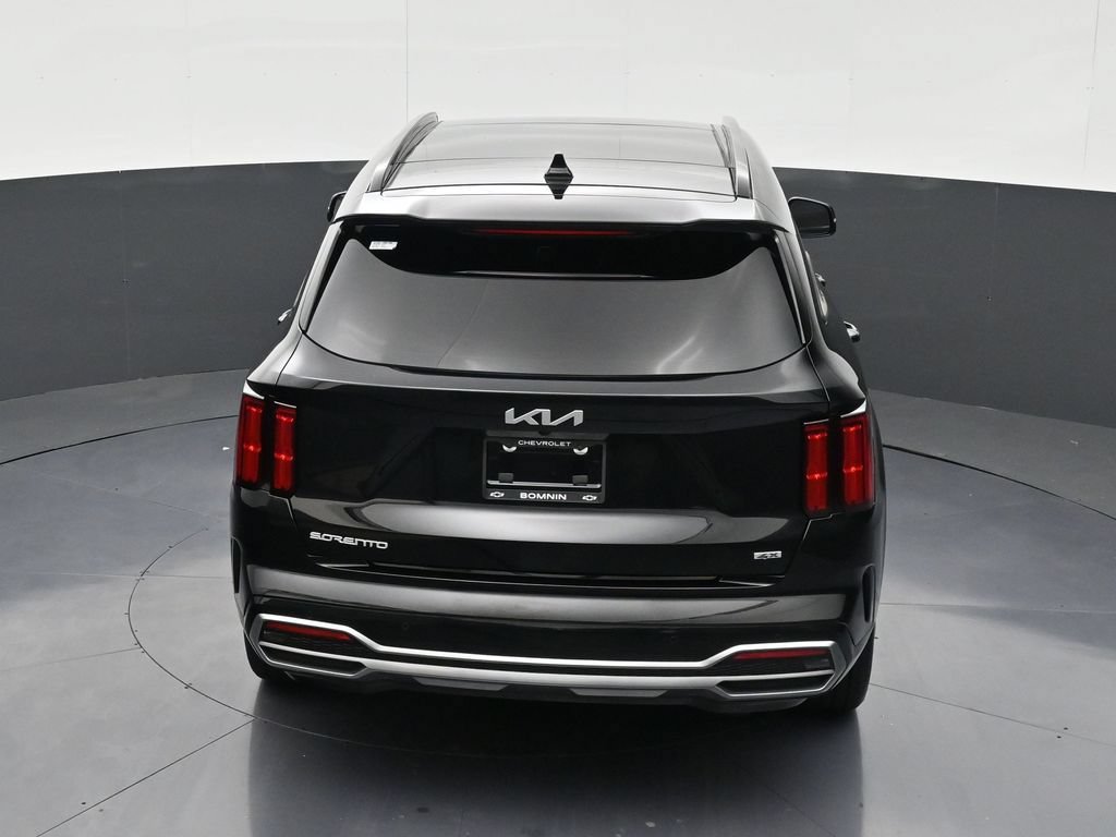 Used 2023 Kia Sorento SX AWD/4WD image 15