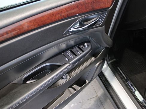 Used 2015 Cadillac SRX Luxury image 26