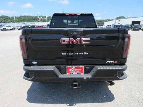 New 2026 GMC Sierra 2500 AT4 w/ AT4 Premium Plus Package AWD/4WD image 6
