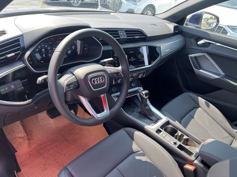New 2025 Audi Q3 2.0T Premium image 24