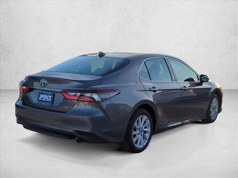 Used 2023 Toyota Camry LE image 5