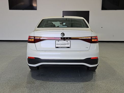 New 2026 Volkswagen Jetta SE FWD image 8