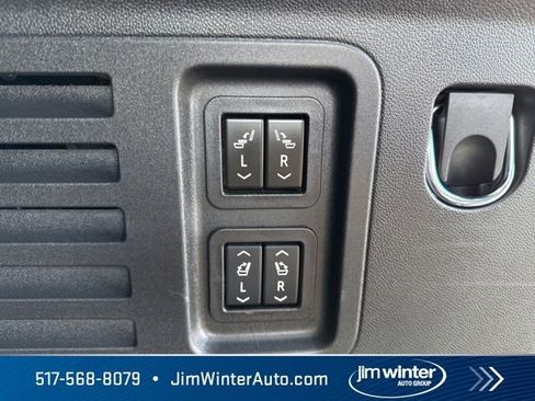 Used 2025 Buick Enclave Preferred w/ Super Cruise Package AWD/4WD image 19