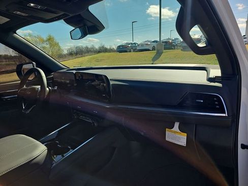 New 2026 Chevrolet Suburban LS RWD image 29