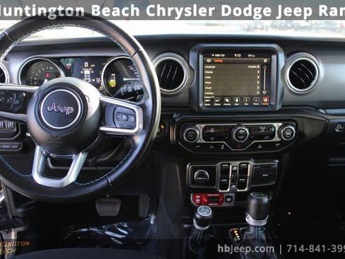Used 2021 Jeep Wrangler Unlimited Rubicon 4xe image 17