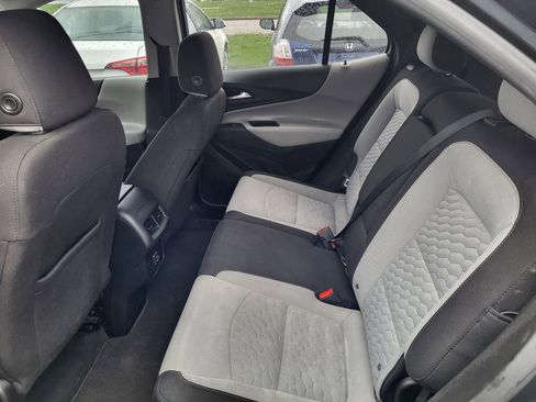 Used 2021 Chevrolet Equinox LS FWD image 11