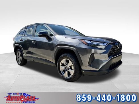 Used 2025 Toyota RAV4 XLE AWD/4WD image 8