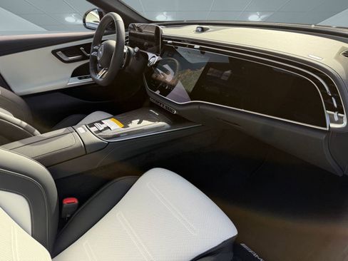 New 2026 Mercedes-Benz E 53 AMG e 4MATIC Sedan image 18