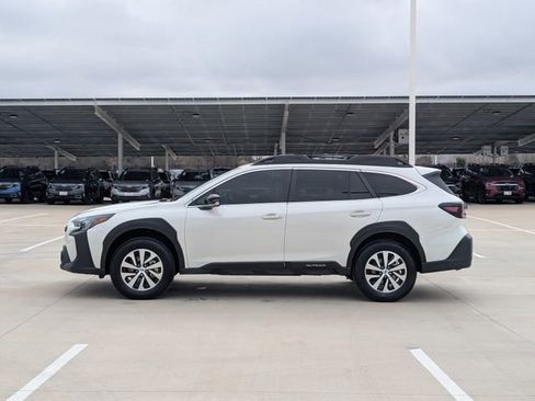 Certified 2025 Subaru Outback Premium image 3