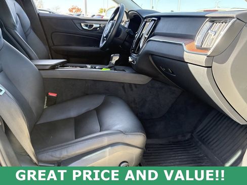 Used 2021 Volvo S60 T5 Momentum w/ Climate Package image 35