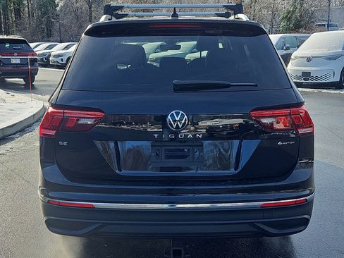 Certified 2022 Volkswagen Tiguan SE image 28