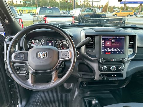 Used 2024 RAM 2500 Tradesman w/ Chrome Appearance Group image 19