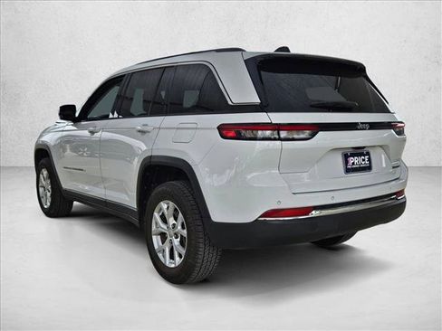 Used 2023 Jeep Grand Cherokee Limited image 7