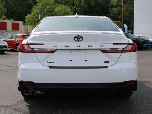 New 2026 Toyota Camry SE FWD image 8