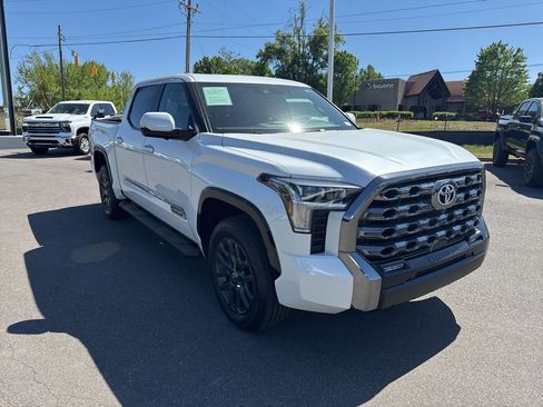 Used 2025 Toyota Tundra Platinum AWD/4WD image 7