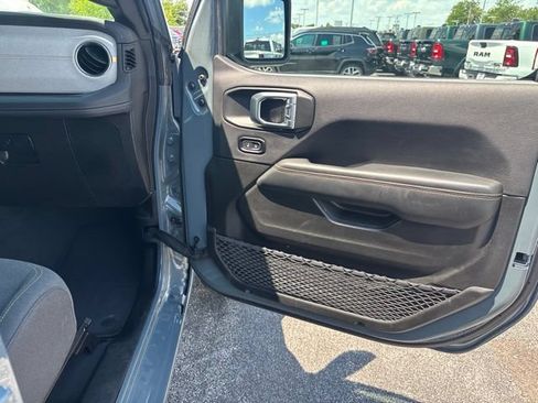 Used 2025 Jeep Wrangler Unlimited Sahara w/ Safety Group AWD/4WD image 20