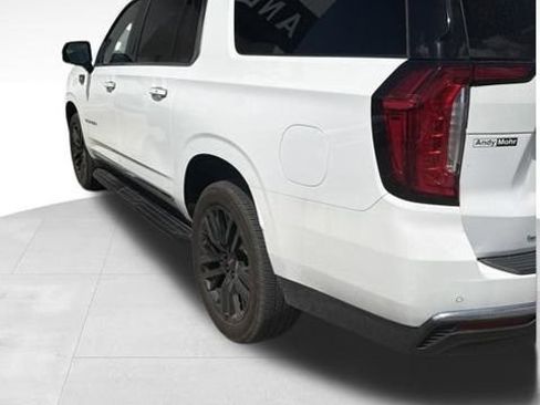 Used 2023 GMC Yukon XL SLT w/ SLT Premium Package AWD/4WD image 7