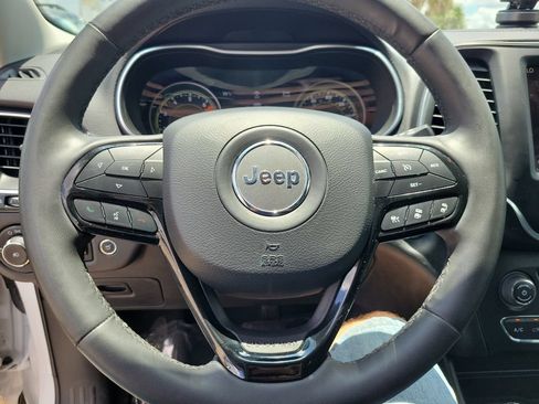 Used 2023 Jeep Cherokee Altitude Lux AWD/4WD image 18