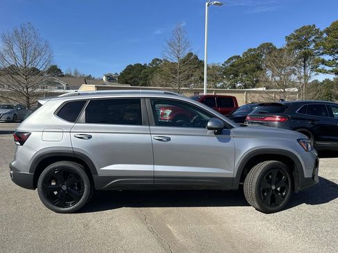 New 2026 Volkswagen Taos SEL image 30