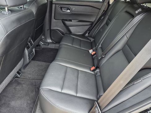 Certified 2024 Nissan Rogue SL w/ SL Premium Package FWD image 18