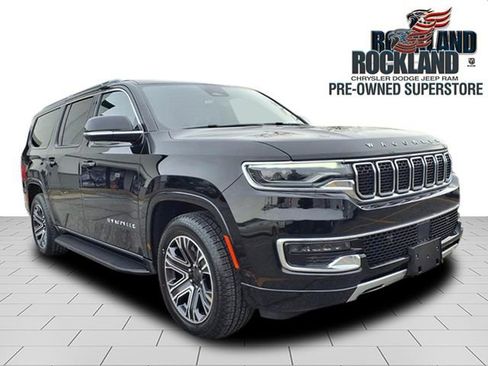 Used 2024 Jeep Wagoneer L Series II w/ Flexible Seating Group image 1