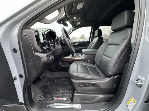 Used 2025 Chevrolet Silverado 1500 RST w/ Convenience Package II image 2