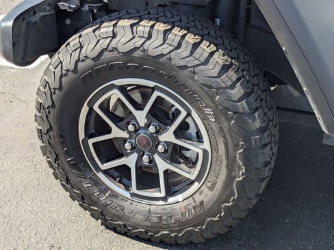 Used 2025 Jeep Wrangler Unlimited Rubicon image 13