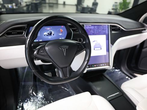 Used 2016 Tesla Model X Performance image 17