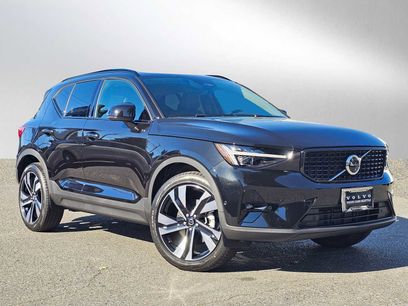 New 2026 Volvo XC40 B5 Ultra w/ Climate Package