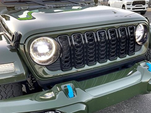 Used 2024 Jeep Wrangler High Altitude image 30