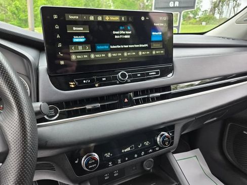 Used 2025 Mitsubishi Outlander SE AWD/4WD image 29