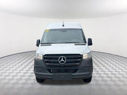 Used 2024 Mercedes-Benz Sprinter 2500 image 2