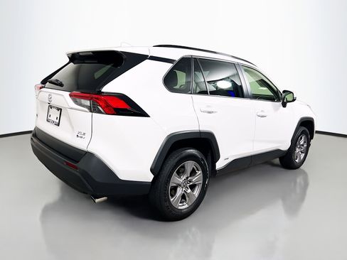 Used 2025 Toyota RAV4 XLE w/ Convenience Package AWD/4WD image 4