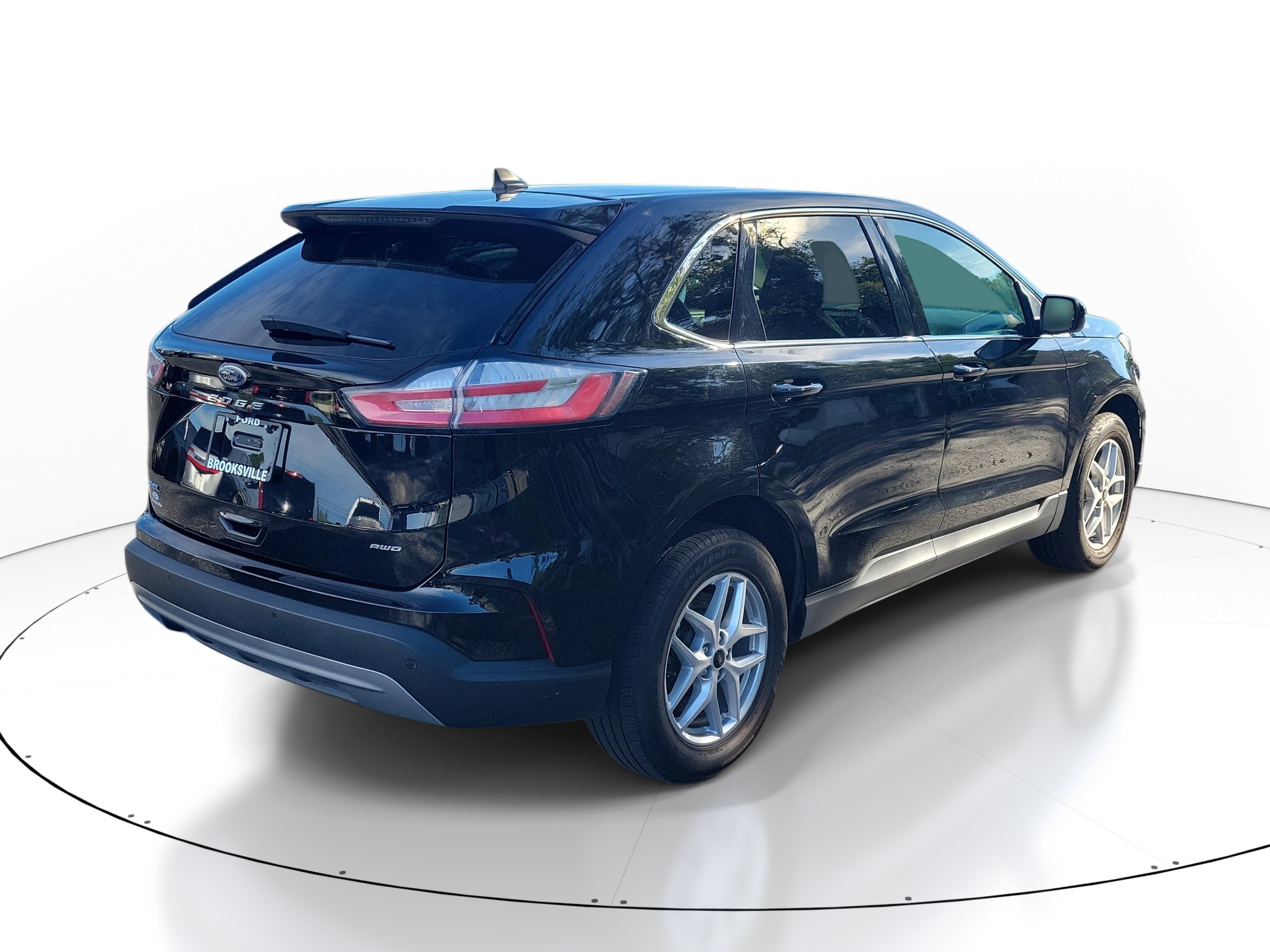 Used 2024 Ford Edge SEL AWD/4WD image 2