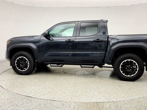 Used 2025 Toyota Tacoma TRD Off-Road AWD/4WD image 8