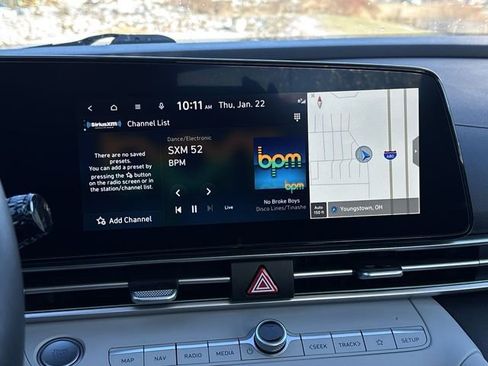 Used 2024 Hyundai Elantra Limited image 15