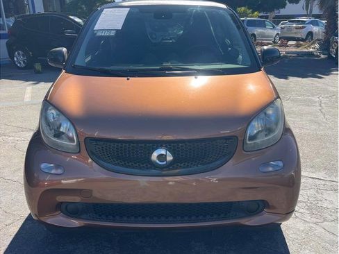 Used 2016 smart fortwo pure RWD image 10