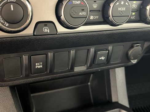 Used 2023 Toyota Tacoma SR AWD/4WD image 31