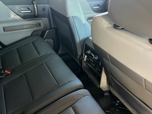 Used 2025 GMC Hummer EV 2X AWD/4WD image 19