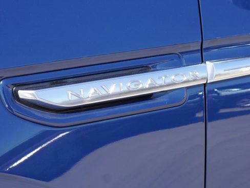 Used 2020 Lincoln Navigator L Reserve w/ Luxury Package RWD image 9