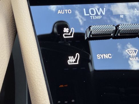 New 2026 Porsche Cayenne image 30