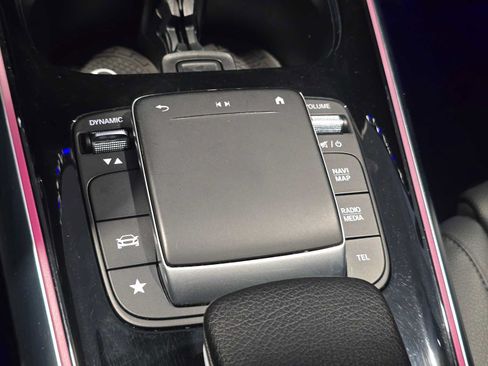 Used 2021 Mercedes-Benz GLA 250 4MATIC image 30