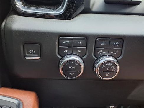 Used 2024 GMC Sierra 1500 Denali Ultimate image 8