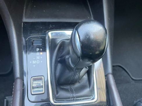 Used 2018 MAZDA MAZDA3 Touring image 10