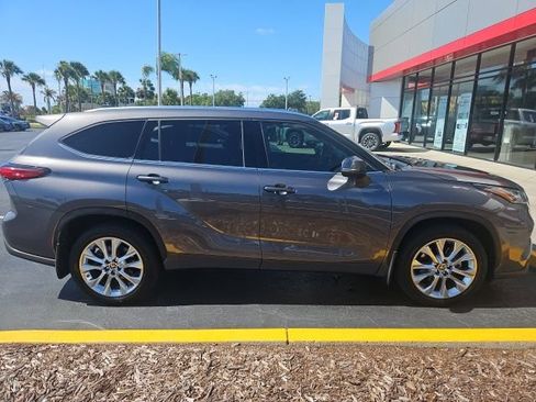 Used 2021 Toyota Highlander Limited AWD/4WD image 4