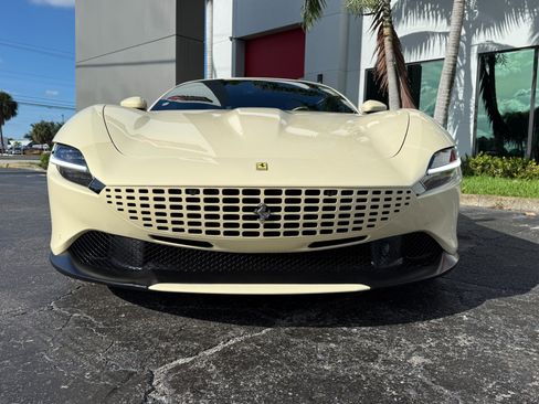 Used 2022 Ferrari Roma RWD image 7