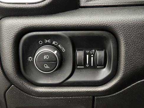 Used 2019 RAM 1500 Big Horn image 19