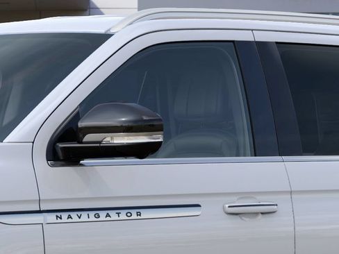 New 2027 Lincoln Navigator Premiere AWD/4WD image 21